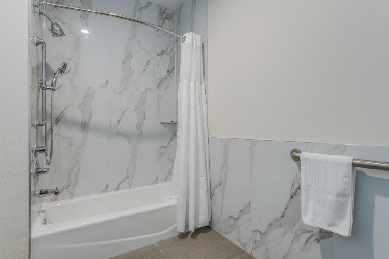 Americas Best Value Inn & Suites Katy Bagian luar foto