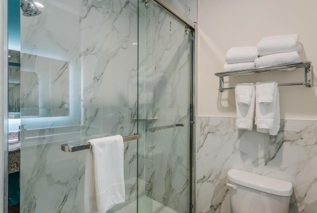 Americas Best Value Inn & Suites Katy Bagian luar foto